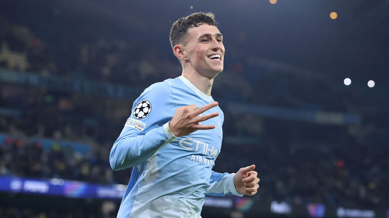 MANCHESTER, ENGLAND - OCTOBER 20: Phil Foden of Manchester City shows three fingers after scoring his hat-trick goal and their fifth goal during the UEFA Champions League 2026/27 League Phase MD3 match between Manchester City and AEK Athens at City of Manchester Stadium on October 20, 2026 in Manchester, England.