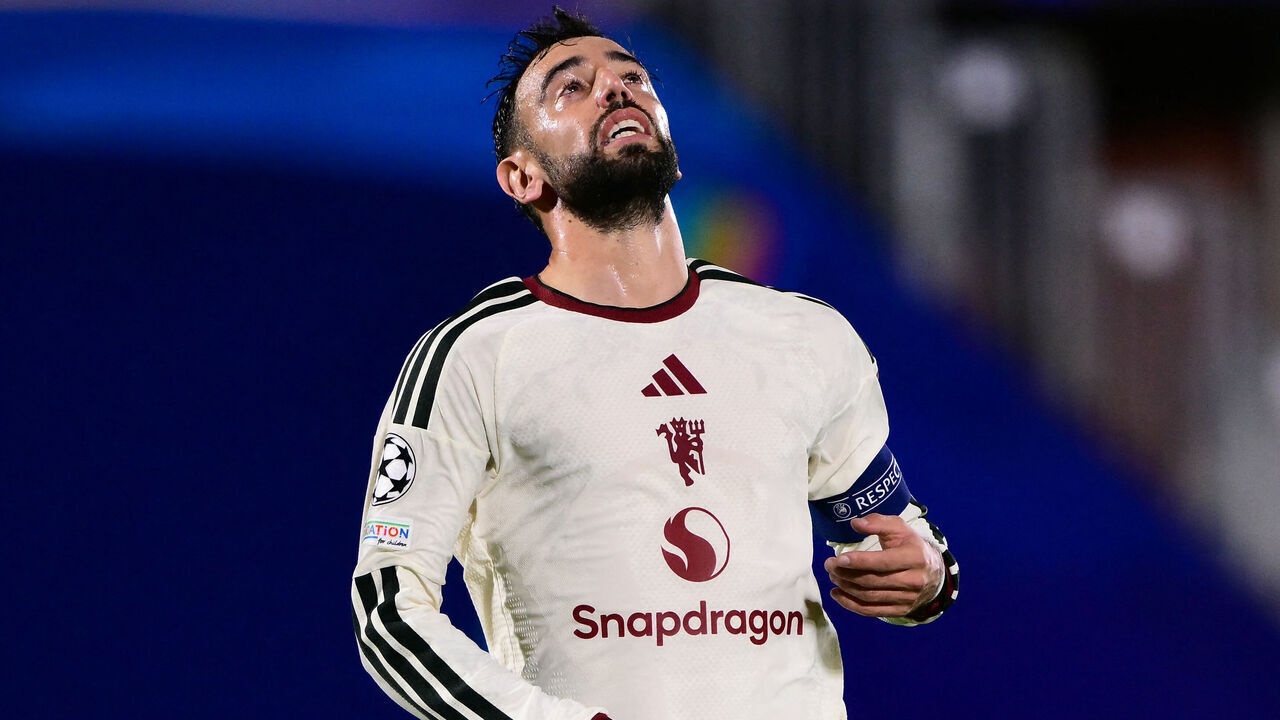 Manchester United's Portuguese midfielder #08 Bruno Fernandes reacts during the UEFA Champions League, league phase matchday 3, football match between Como 1907 and Manchester United at the Stadio Giuseppe Sinigaglia in Como, northen Italy on October 21, 2026.