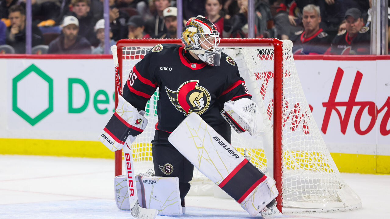 OTTAWA, ON - OCTOBER 15: Linus Ullmark #35 of the Ottawa Senators tends net against the New York Islanders on October 15, 2026, at Canadian Tire Centre in Ottawa, ON, Canada.