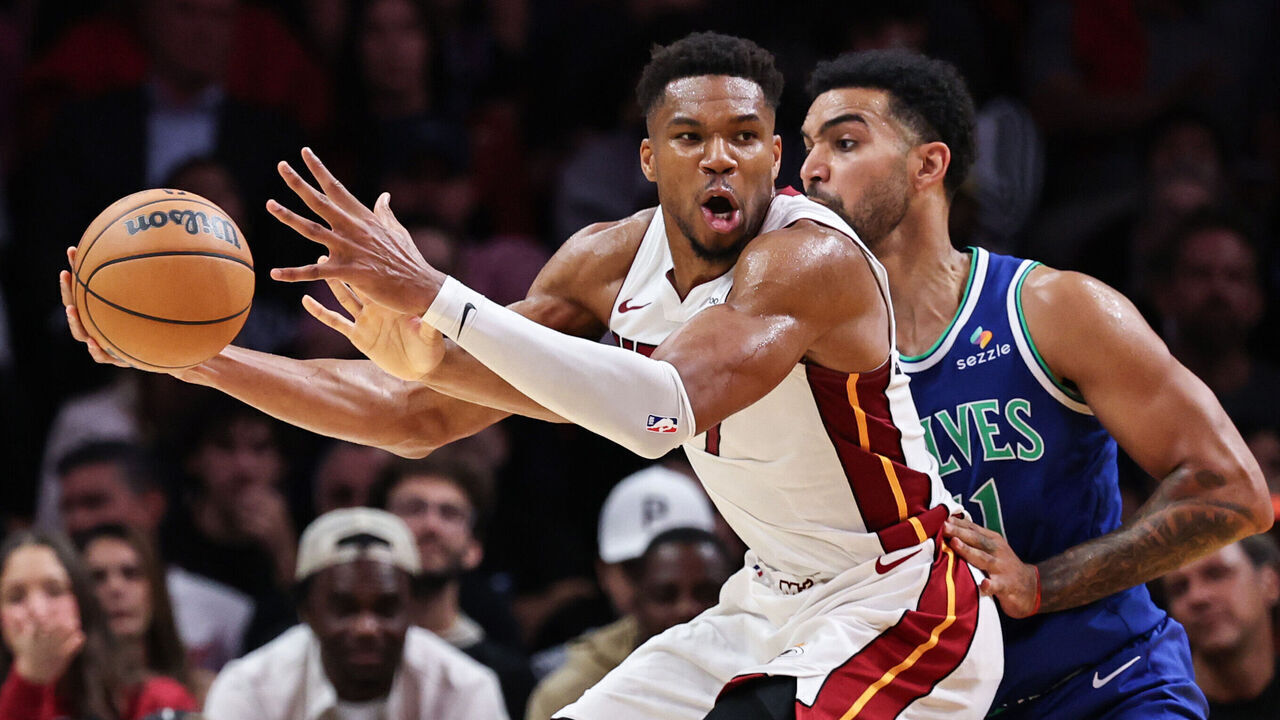 NBA: Giannis Antetokounmpo em sua estreia pelo Miami Heat contra o Minnesota Timberwolves (Foto: Carmen Mandato/Getty Images Sport/Getty)