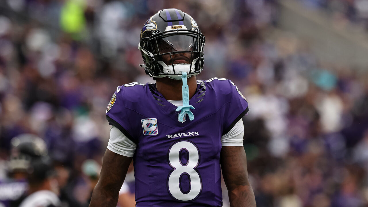 BALTIMORE, MARYLAND - OCTOBER 04: Lamar Jackson #8 of the Baltimore Ravens looks on against the Tennessee Titans during the first half at M&T Bank Stadium on October 4, 2026 in Baltimore, Maryland.