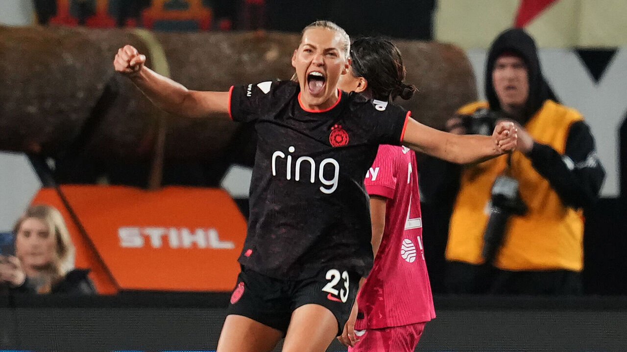 PORTLAND, OREGON - OCTOBER 23: Marie Müller #23 of Portland Thorns FC celebrates scoring her team's first goal during the NWSL match between Portland Thorns FC and North Carolina Courage at Providence Park on October 23, 2026 in Portland, Oregon.