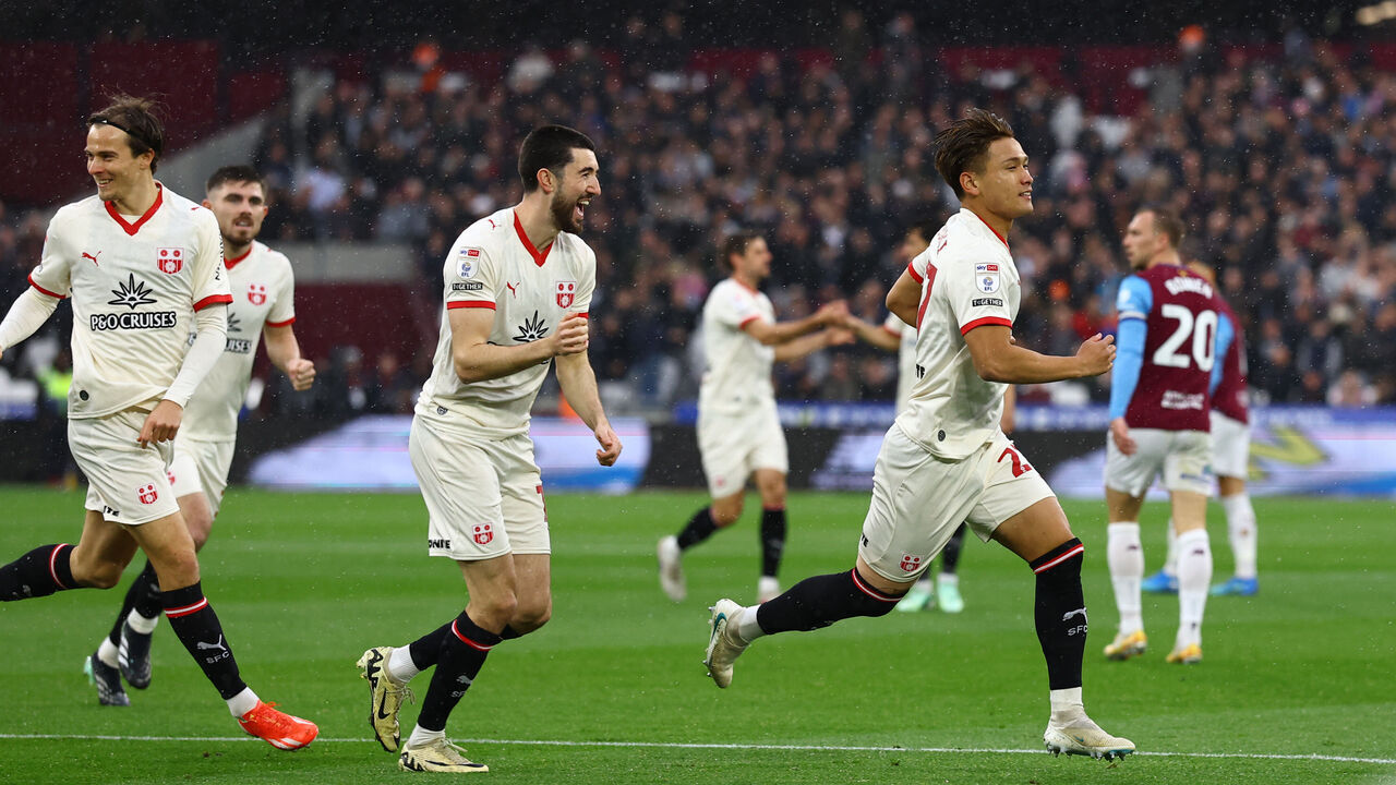 LONDON, ENGLAND - OCTOBER 24: Kuryu Matsuki of Southampton celebrates after opening the scoring during the Sky Bet Championship 2026/27 match between West Ham United and Southampton at London Stadium on October 24, 2026 in London, England.