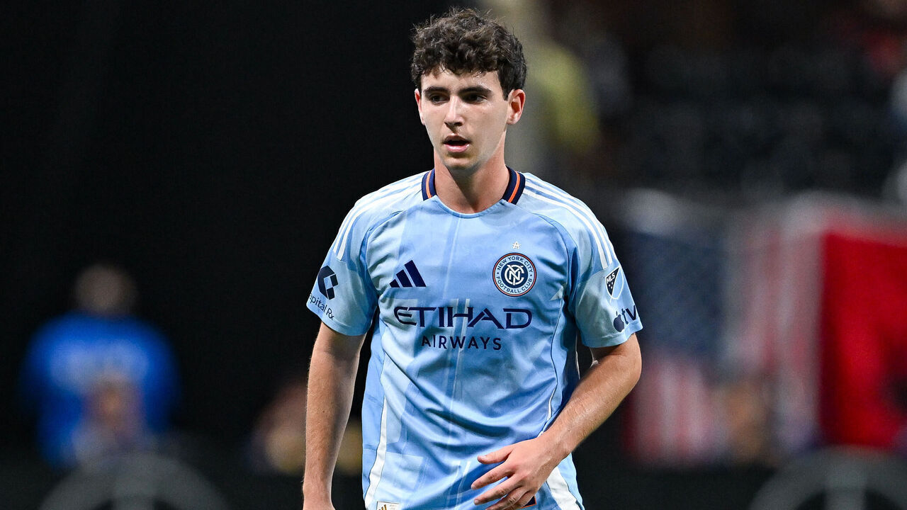 ATLANTA, GA - SEPTEMBER 26: Jonathan Shore #32 of New York dribbles during the MLS match between New York City FC and Atlanta United FC on September 26th, 2026 at Mercedes-Benz Stadium in Atlanta, GA.