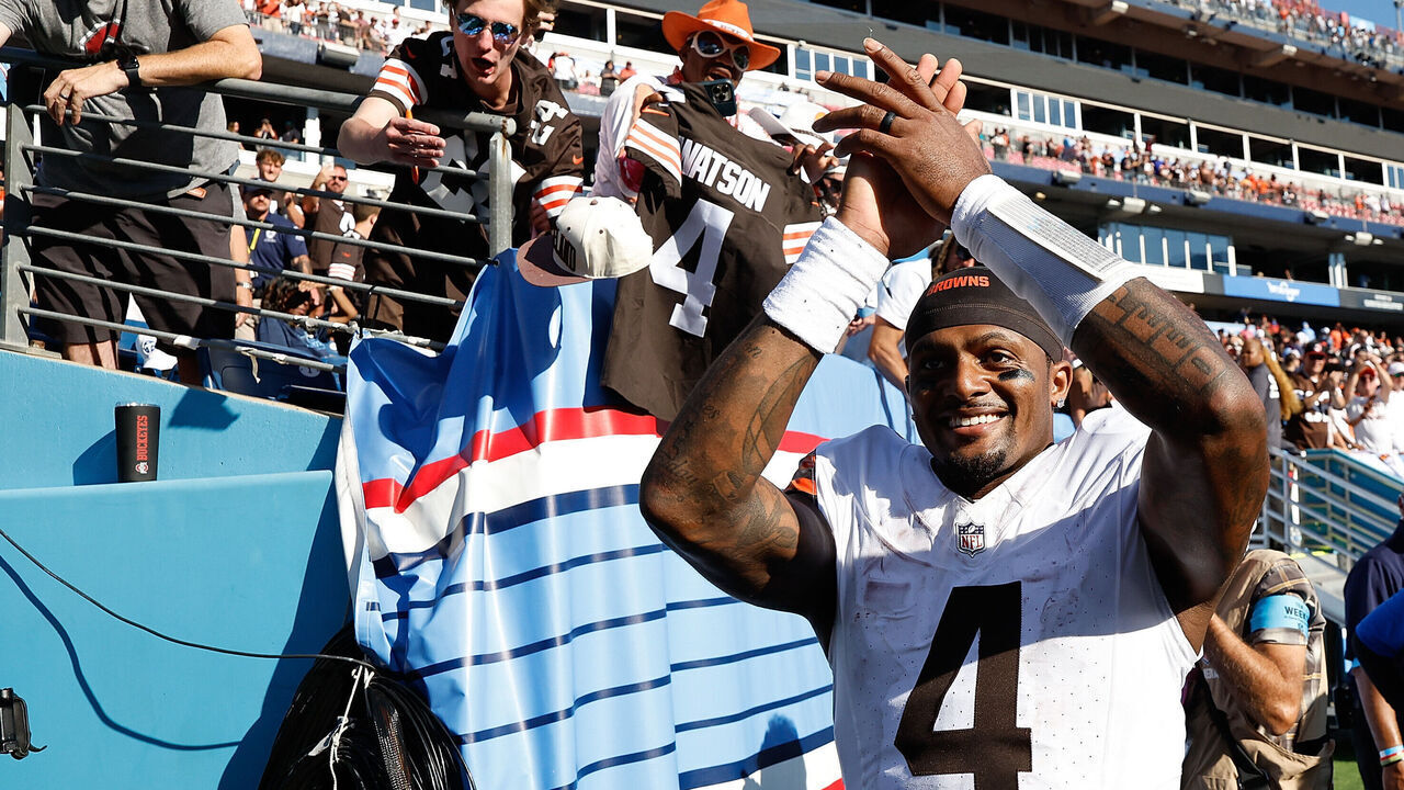 NASHVILLE, TENNESSEE - OCTOBER 25: Deshaun Watson #4 of the Cleveland Browns reacts after the game against the Tennessee Titans at Nissan Stadium on October 25, 2026 in Nashville, Tennessee.
