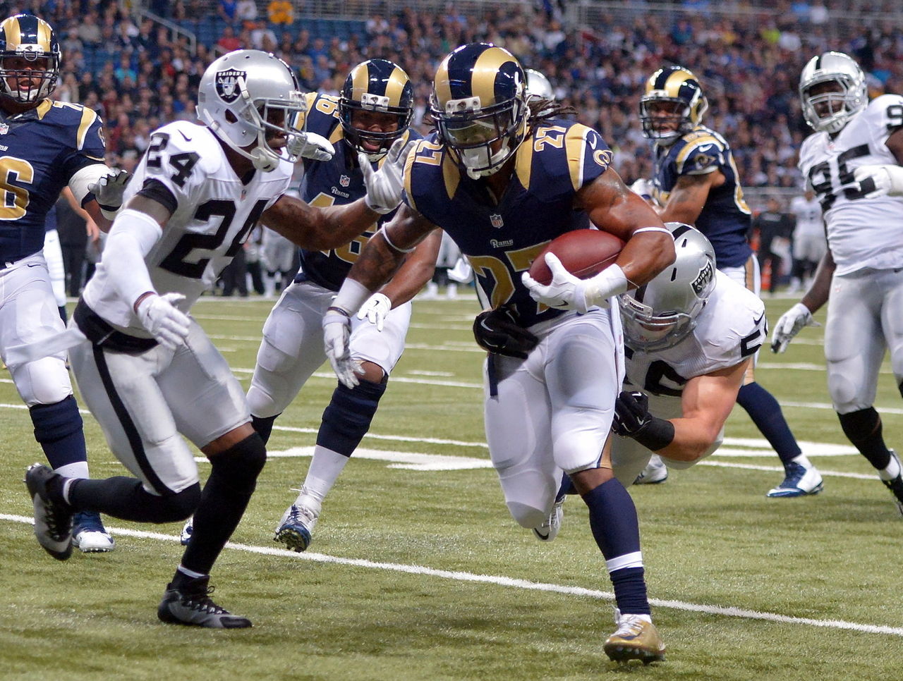 Rams ride 38-point first half to 52-0 rout over Raiders