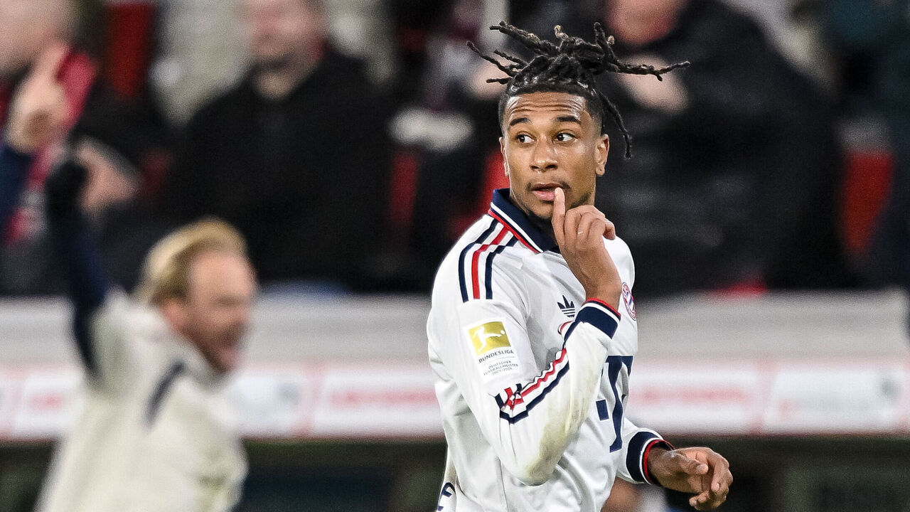 25 October 2026, Baden-Württemberg, Freiburg im Breisgau: Soccer, Men: Bundesliga, SC Freiburg vs. Bayern Munich, Matchday 7, Europa-Park Stadium. Michael Olise (FC Bayern Munich) celebrates after scoring the goal that made the score 1-3. Photo: Harry Langer/dpa