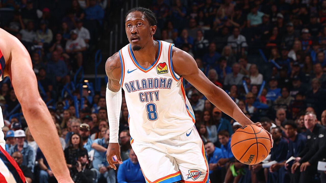OKLAHOMA CITY, OK - OCTOBER 25: Jalen Williams #8 of the Oklahoma City Thunder handles the ball during the game against the LA Clippers on October 25, 2026 at Paycom Center in Oklahoma City, Oklahoma. Mandatory Copyright Notice: Copyright 2026 NBAE
