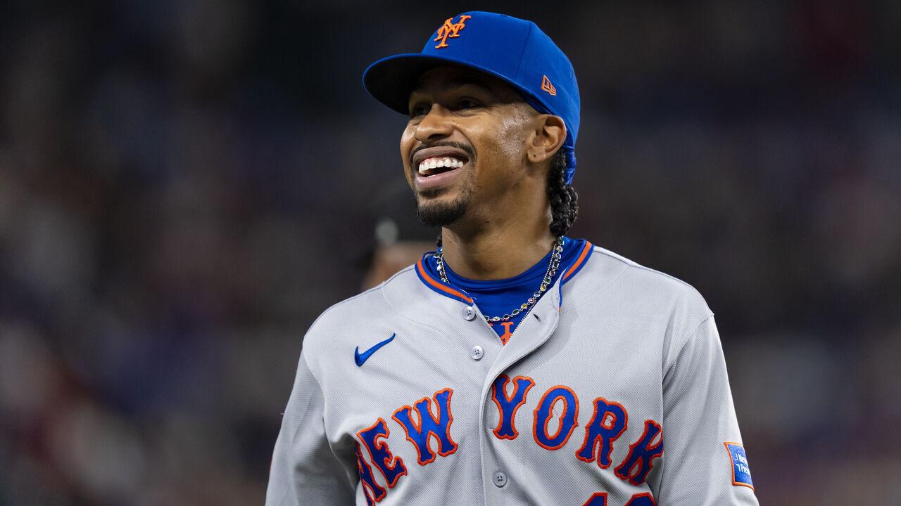 ARLINGTON, TX - SEPTEMBER 23: Francisco Lindor #12 of the New York Mets looks on during a game against the Texas Rangers at Globe Life Field on September 23, 2026 in Arlington, Texas.