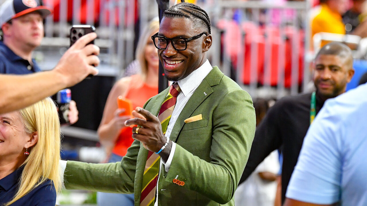 ATLANTA, GA - SEPTEMBER 05: Baylor alumni Robert Griffin III signs autographs during the Aflac Kickoff Game between the Baylor Bears and the Auburn Tigers on September 5th, 2026, at Mercedes-Benz Stadium in Atlanta, GA.