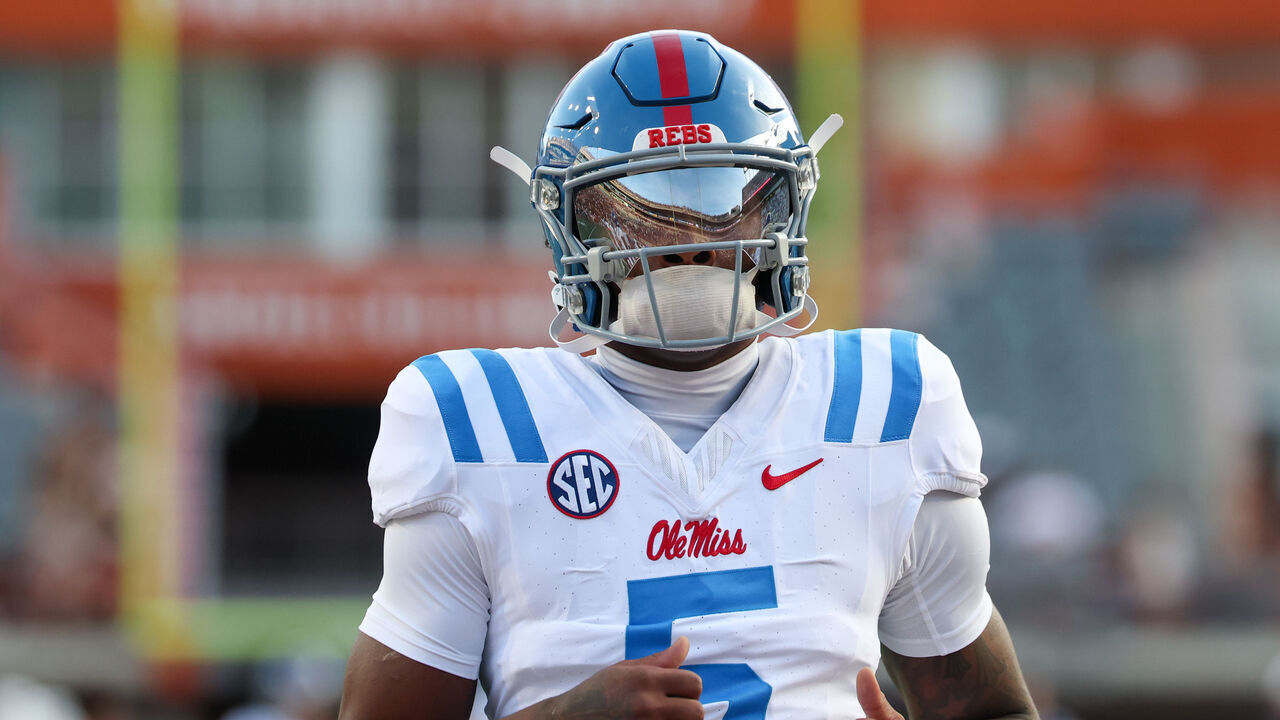 AUSTIN, TX - OCTOBER 24: Ole Miss Rebels running back Kewan Lacy #5 on the field before the SEC football game between the Texas Longhorns and Ole Miss on October 24, 2026, at Darrell K Royal-Texas Memorial Stadium in Austin, TX.