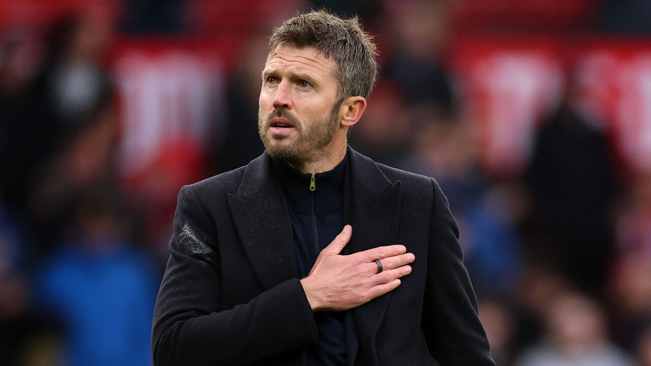 MANCHESTER, ENGLAND - OCTOBER 25: Michael Carrick, Manager of Manchester United, acknowledges the fans after the Premier League 2026/27 match between Manchester United and AFC Bournemouth at Old Trafford on October 25, 2026 in Manchester, England.