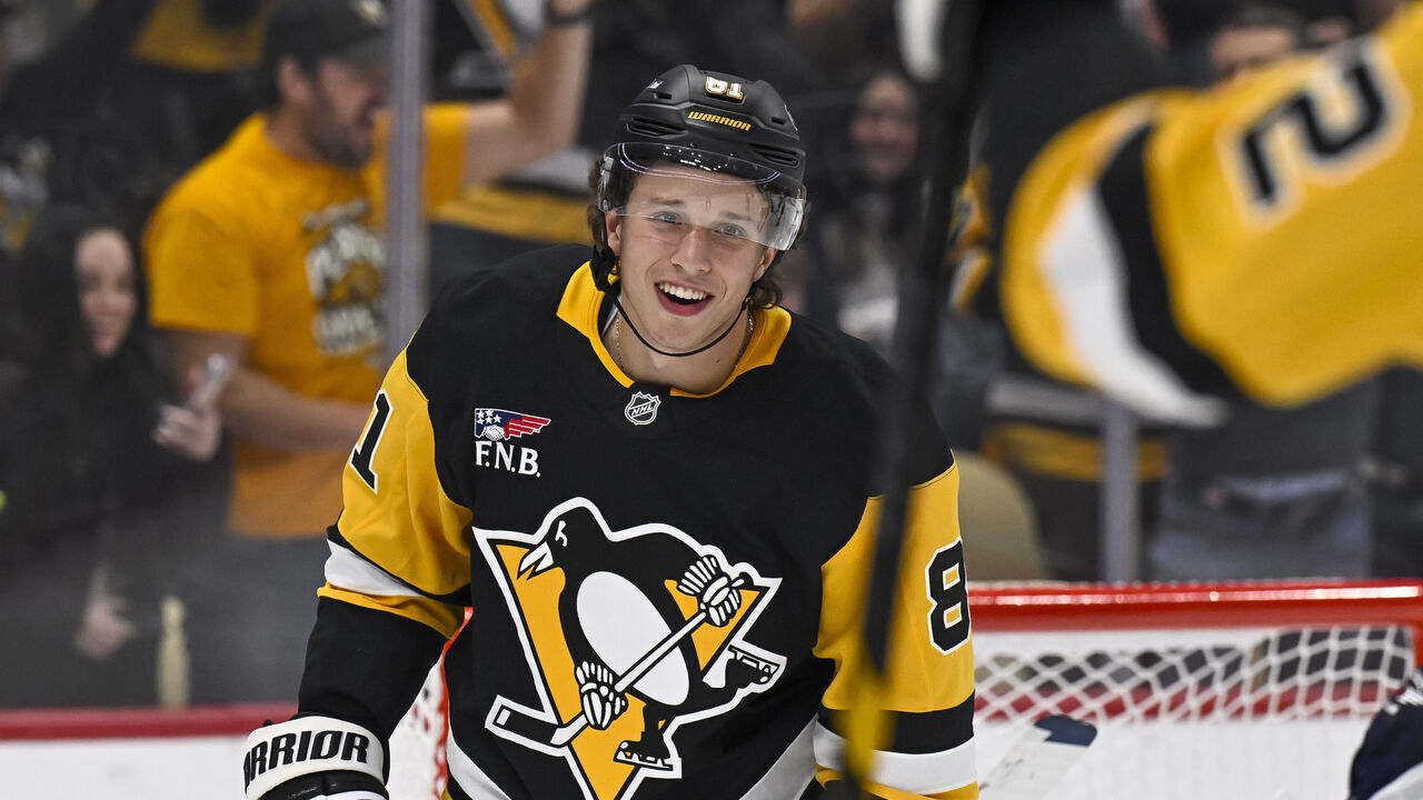PITTSBURGH, PA - OCTOBER 05: Pittsburgh Penguins center Ben Kindel (81) smiles after scoring a goal during the second period in the NHL game between the Pittsburgh Penguins and the Winnipeg Jets on October 5, 2026, at PPG Paints Arena in Pittsburgh, PA.