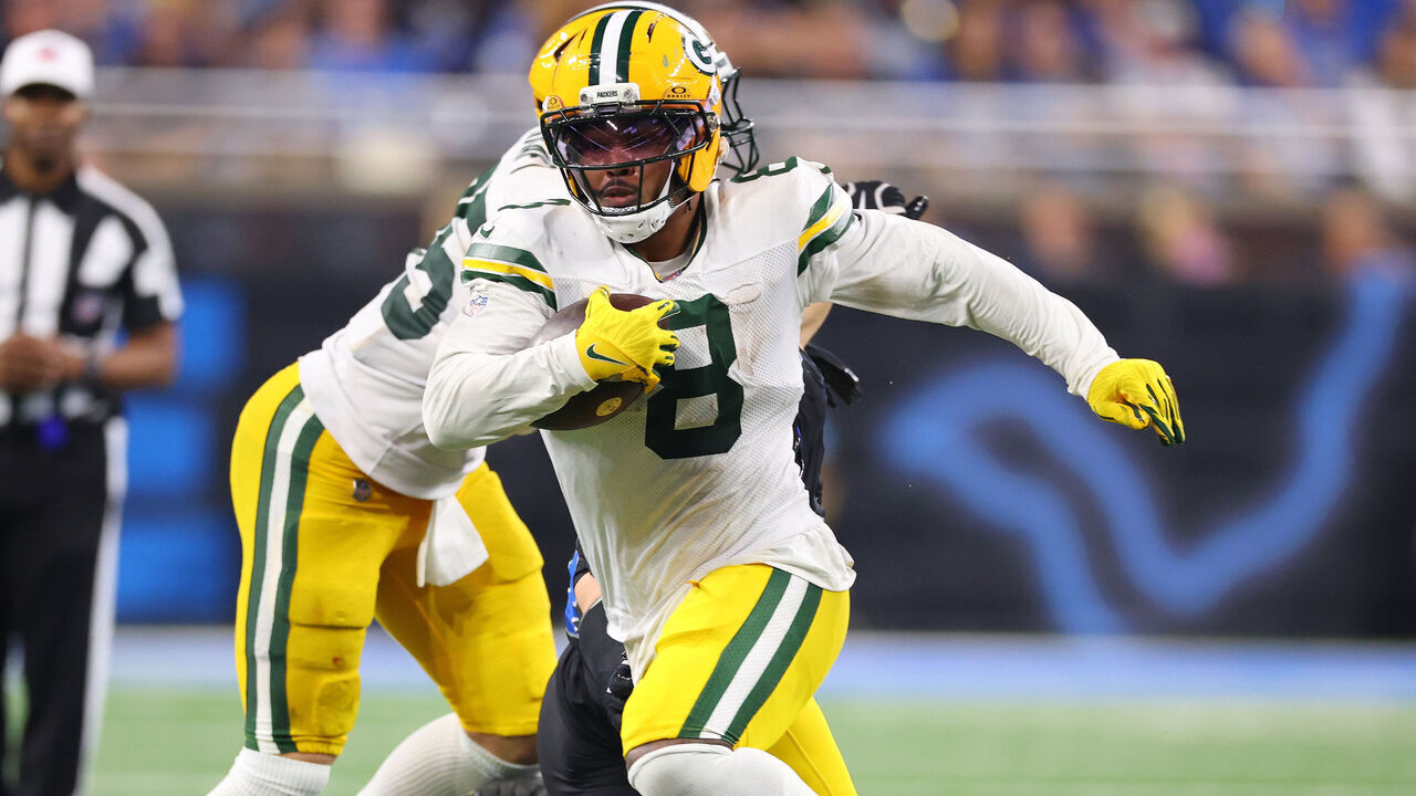 DETROIT, MICHIGAN - OCTOBER 25: Josh Jacobs #8 of the Green Bay Packers plays against the Detroit Lions at Ford Field on October 25, 2026 in Detroit, Michigan.