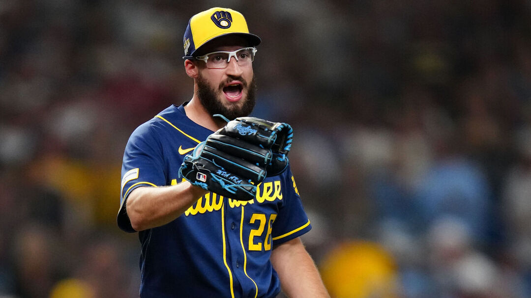 Brewers' Ashby breaks postseason scoreless RP record | theScore