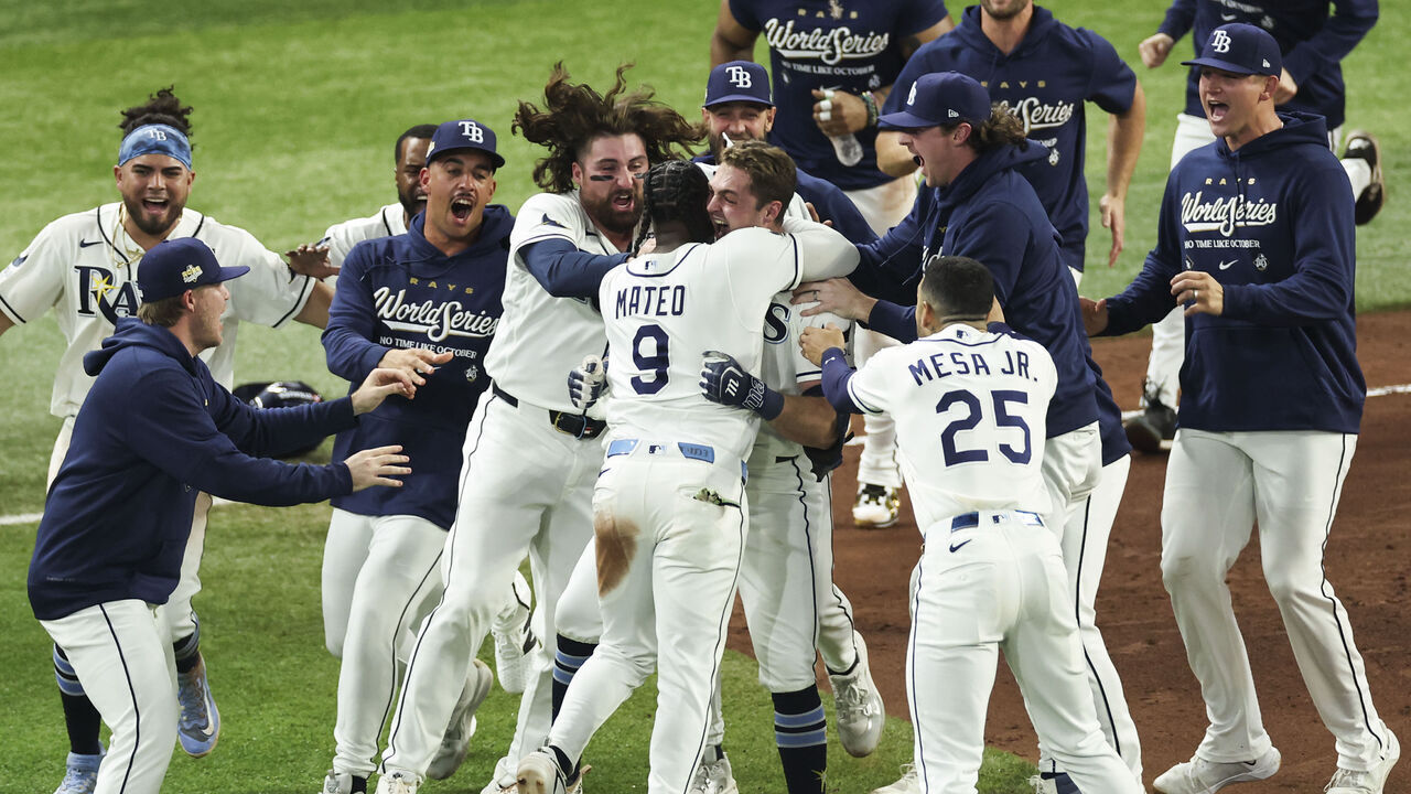 ST. PETERSBURG, FL - OCTOBER 27: Ben Williamson #15 of the Tampa Bay Rays celebrates with teammates after hitting a walk-off single during Game Four of the 2026 World Series presented by Capital One between the Milwaukee Brewers and the Tampa Bay Rays at Tropicana Field on Tuesday, October 27, 2026 in St. Petersburg, Florida.