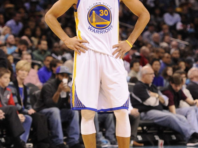 Steph Curry had precautionary X-rays on tweaked left ankle Sunday