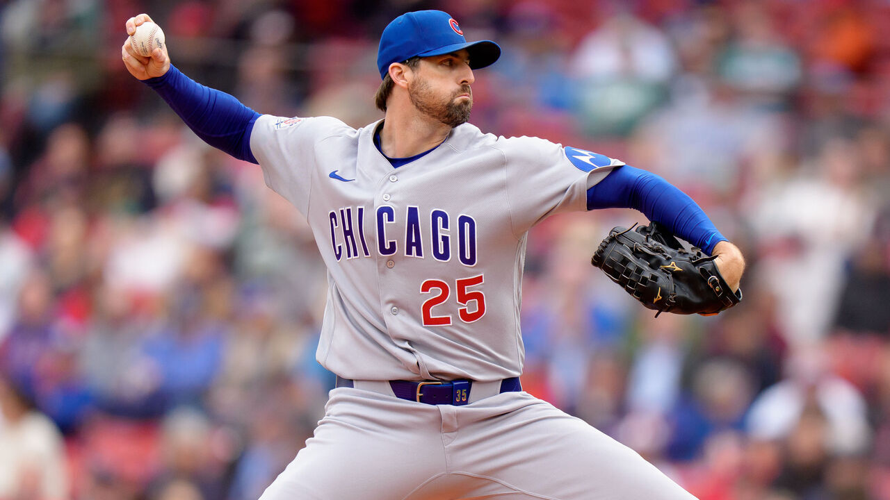 BOSTON, MASSACHUSETTS - SEPTEMBER 25: Clay Holmes #25 of the Chicago Cubs pitches in a game against the Boston Red Sox at Fenway Park on September 25, 2026 in Boston, Massachusetts.