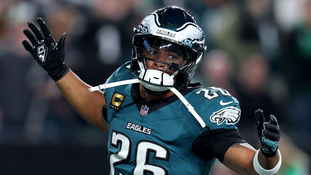 PHILADELPHIA, PENNSYLVANIA - OCTOBER 26: Saquon Barkley #26 of the Philadelphia Eagles celebrates a touchdown during a game against the Dallas Cowboys at Lincoln Financial Field on October 26, 2026 in Philadelphia, Pennsylvania.