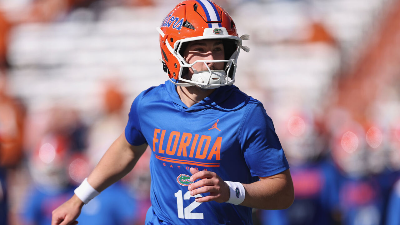 AUSTIN, TEXAS - OCTOBER 17: Aaron Philo #12 of the Florida Gators warms up before the game against the Texas Longhorns at Darrell K Royal-Texas Memorial Stadium on October 17, 2026 in Austin, Texas.
