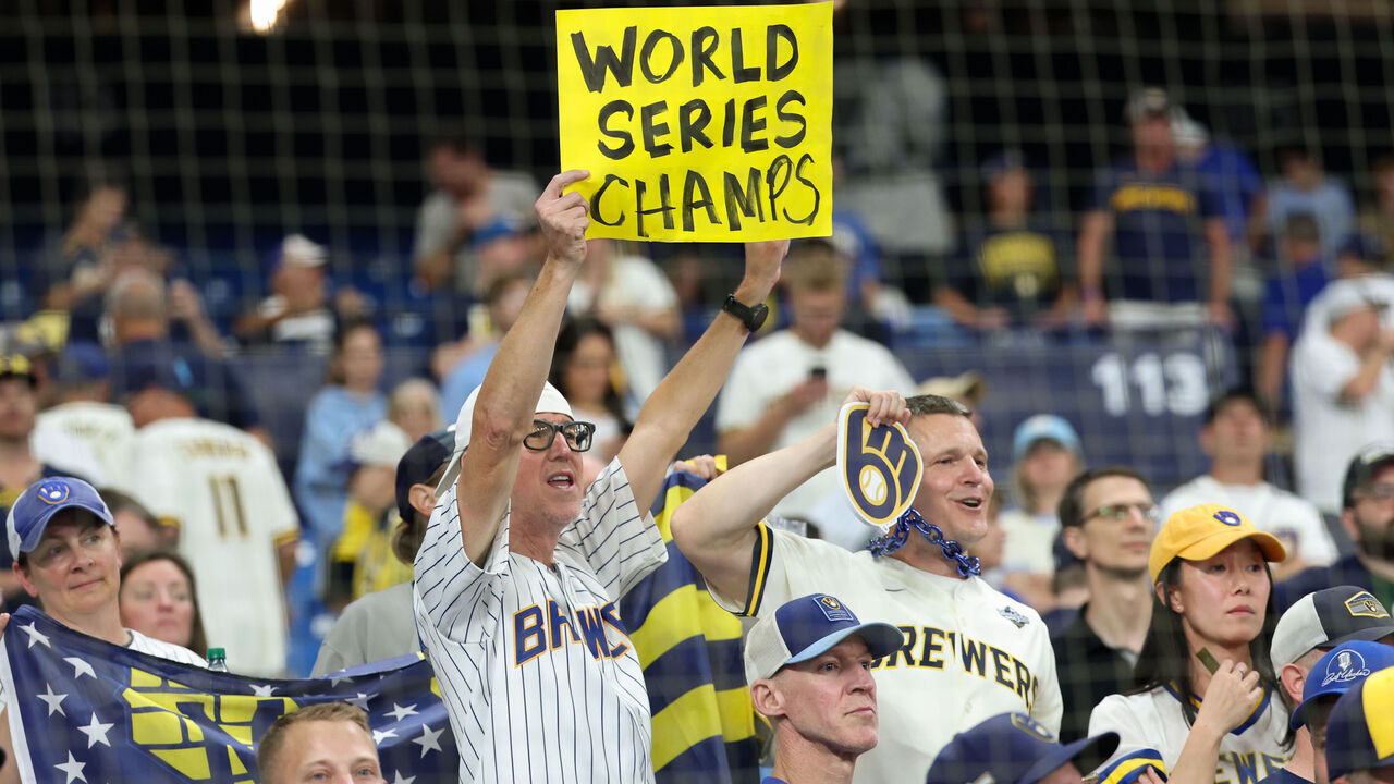 ST. PETERSBURG, FL - OCTOBER 28: Fans of the Milwaukee Brewers celebrate after the Brewers won the 2026 World Series presented by Capital One in Game Five against the Tampa Bay Rays at Tropicana Field on Wednesday, October 28, 2026 in St. Petersburg, Florida.