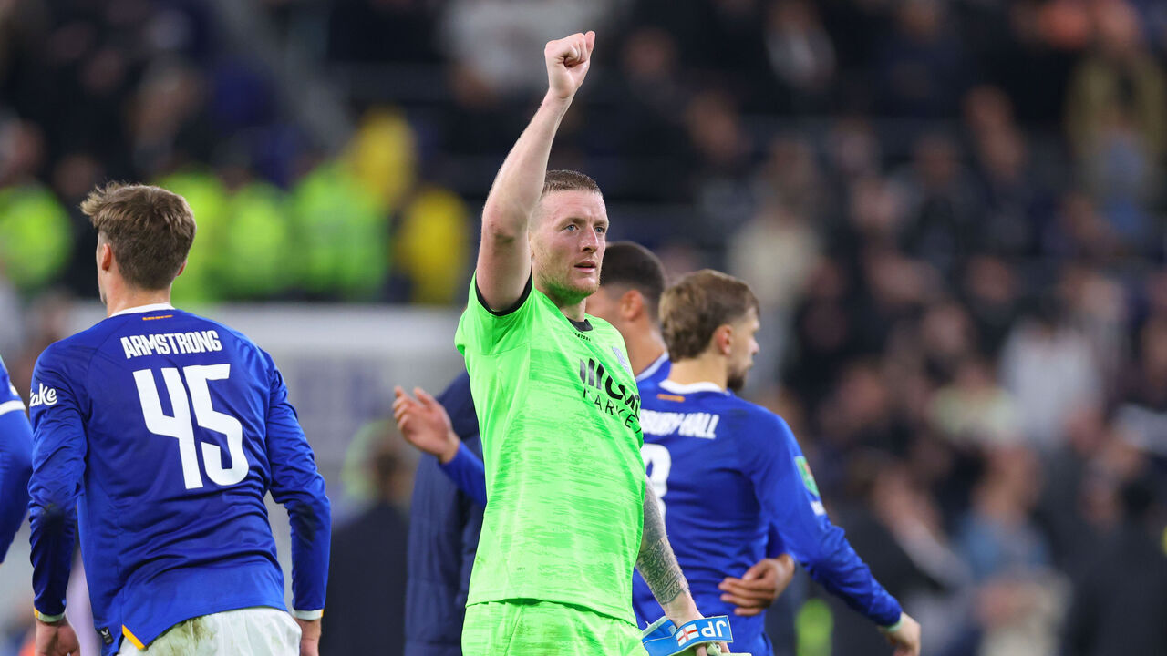 LIVERPOOL, ENGLAND - OCTOBER 29: Jordan Pickford of Everton celebrates following the Carabao Cup Fourth Round match between Everton and Newcastle United at Hill Dickinson Stadium on October 29, 2026 in Liverpool, England.