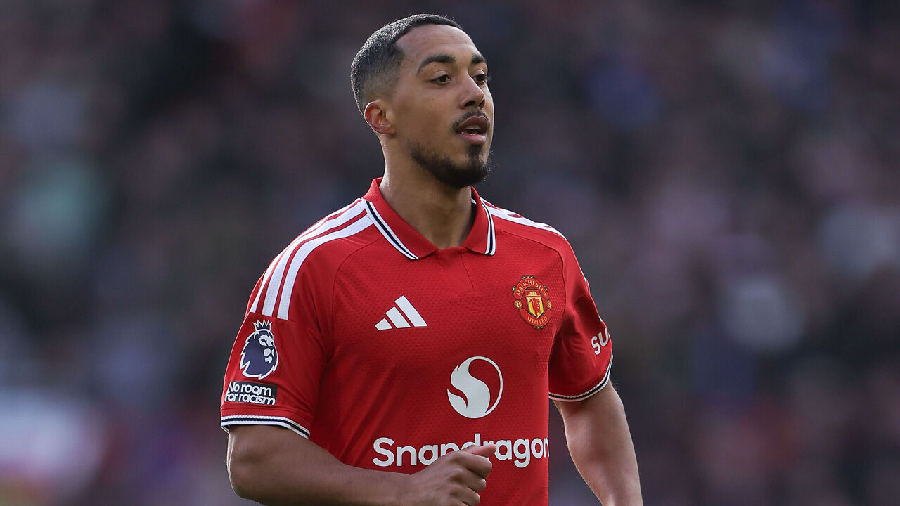 MANCHESTER, ENGLAND - OCTOBER 25: Youri Tielemans of Manchester United during the Premier League 2026/27 match between Manchester United and AFC Bournemouth at Old Trafford on October 25, 2026 in Manchester, England.