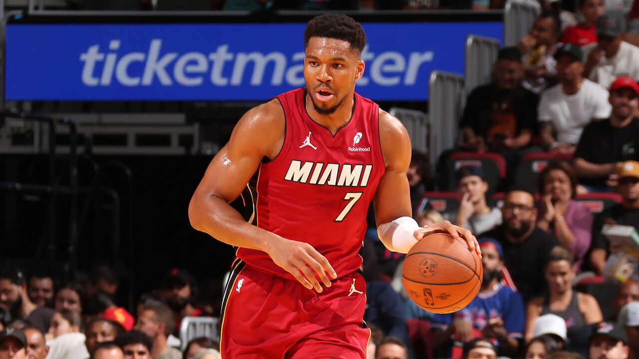 MIAMI, FL - OCTOBER 30: Giannis Antetokounmpo #7 of the Miami Heat dribbles the ball during the game against the Indiana Pacers during the 2026 Emirates NBA Cup on October 30, 2026 at Kaseya Center in Miami, Florida. Mandatory Copyright Notice: Copyright 2026 NBAE