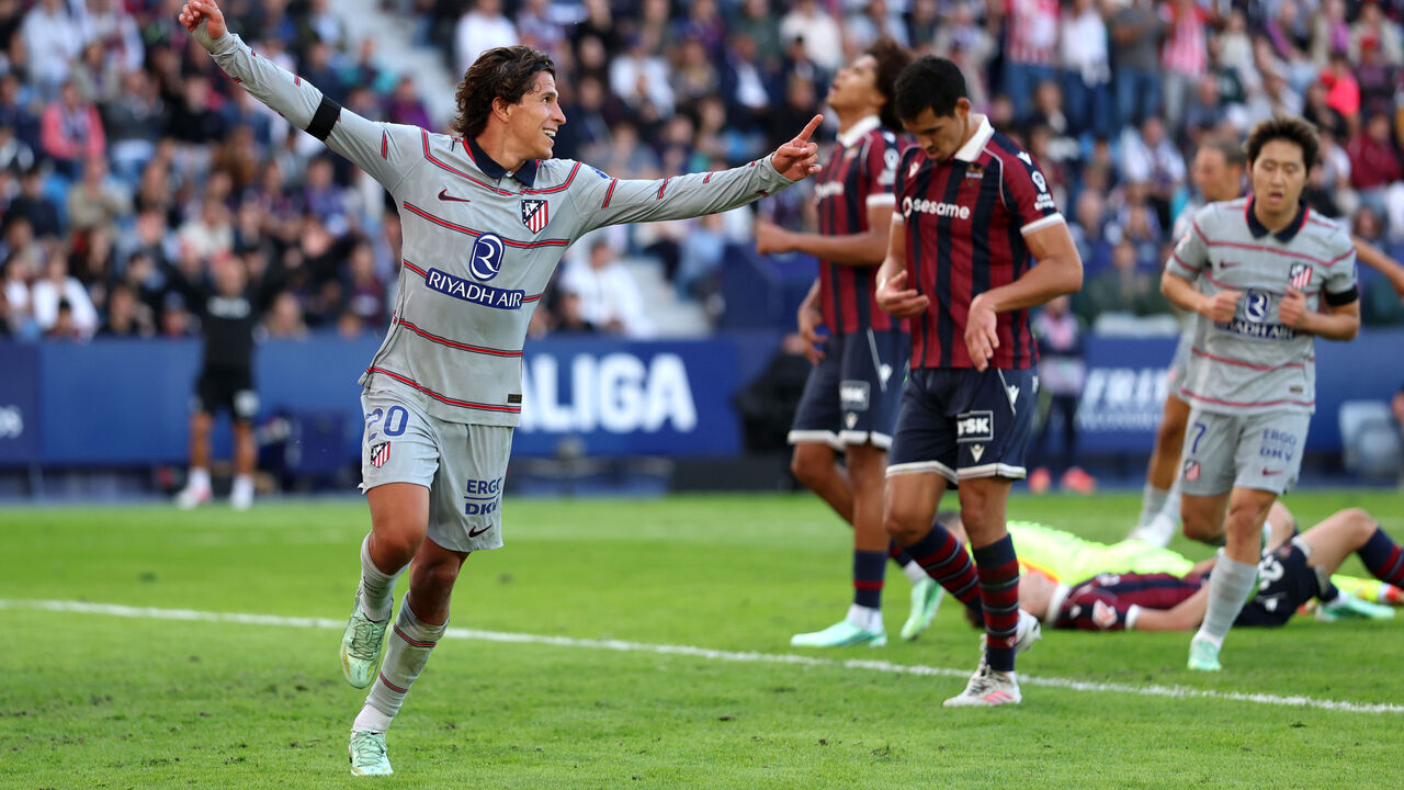 VALENCIA, SPAIN - OCTOBER 31: Giuliano Simeone of Atletico Madrid celebrates scoring his team’s second goal during the LaLiga EA Sports 2026/27 match between Levante UD and Atletico de Madrid at Ciutat de Valencia on October 31, 2026 in Valencia, Spain.
