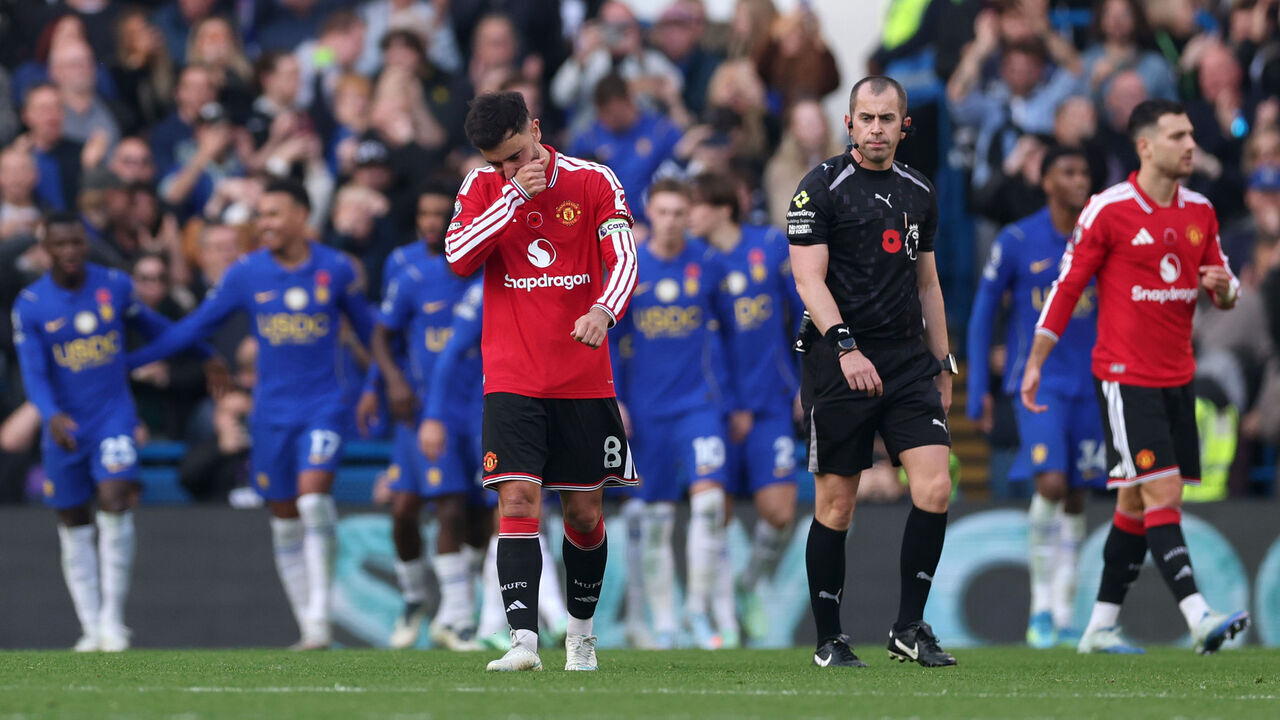 LONDON, ENGLAND - OCTOBER 31: Bruno Fernandes of Manchester United reacts after Cole Palmer of Chelsea scores his team’s second goal during the Premier League 2026/27 match between Chelsea FC and Manchester United at Stamford Bridge on October 31, 2026 in London, England.