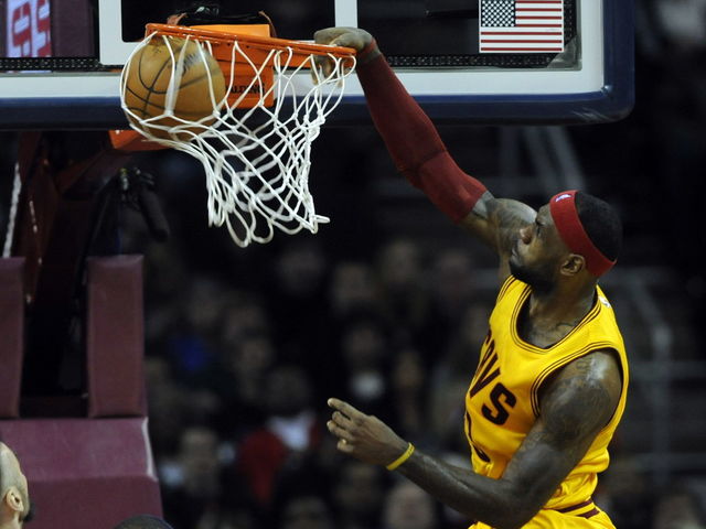 LeBron James a game-time decision Thursday due to knee soreness