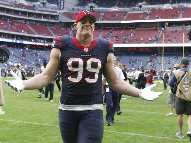 Here's NFL Star J.J. Watt Flexing His Amazing Abs 'as Hard as a 290-Pound  Man Possibly Can'