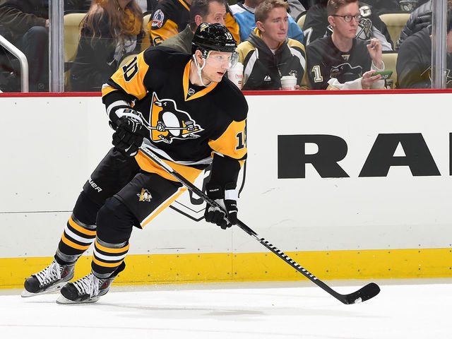 Report: Blue Jackets have talked with free-agent defenseman Christian Ehrhoff