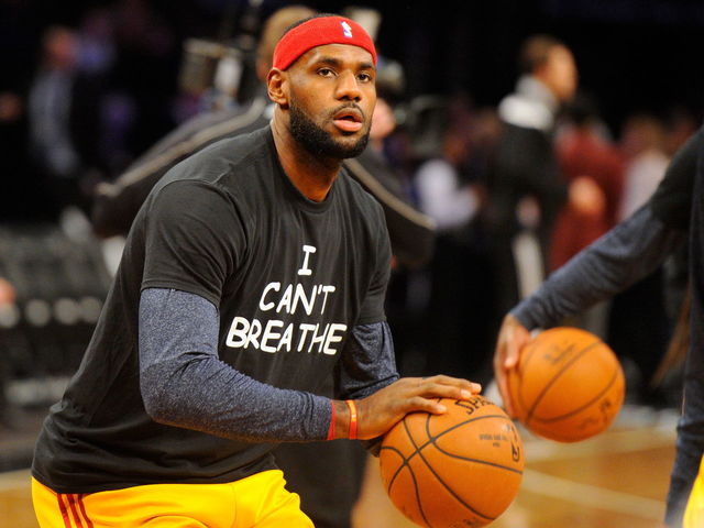 LeBron, Irving, Nets wear 'I can't breathe' T-shirts