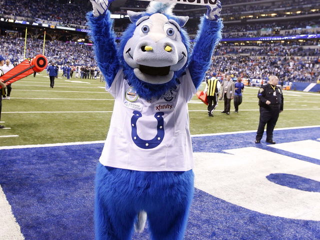 Indianapolis Colts' Blue shakes moneymaker in NFL mascot dance-off