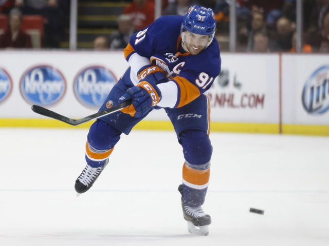 Islanders' John Tavares 'fine' after being struck in the ear by shot
