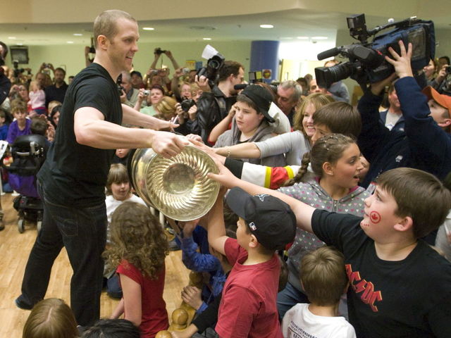 Teams postpone hospital visits in wake of mumps outbreak