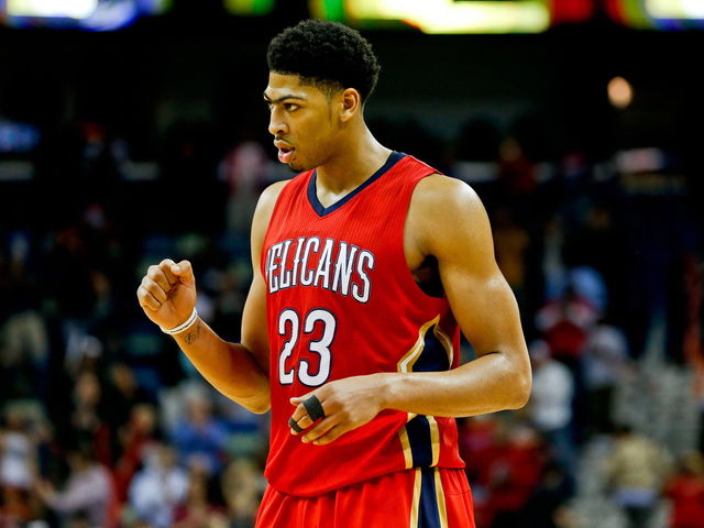 VIDEO: Anthony Davis hits buzzer-beating 30-foot game-winner