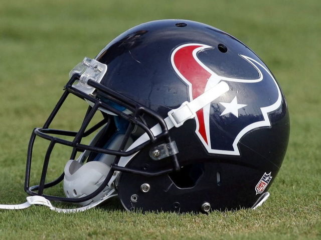 Texans sued over response to 2016 sexual harassment complaint