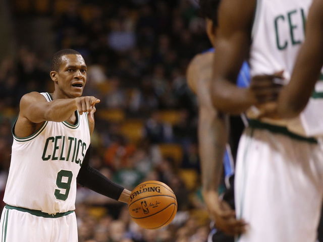 Celtics trade Rajon Rondo to Mavericks