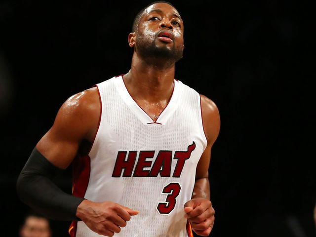 Dwyane Wade leaves Tuesday with hamstring strain