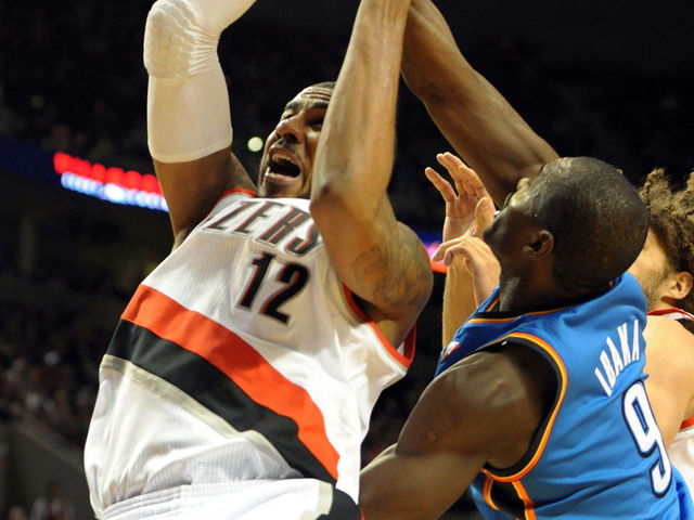 VIDEO: Aldridge, Ibaka ejected after shoving match