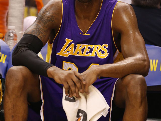 Report: Lakers expect Kobe to miss remainder of season