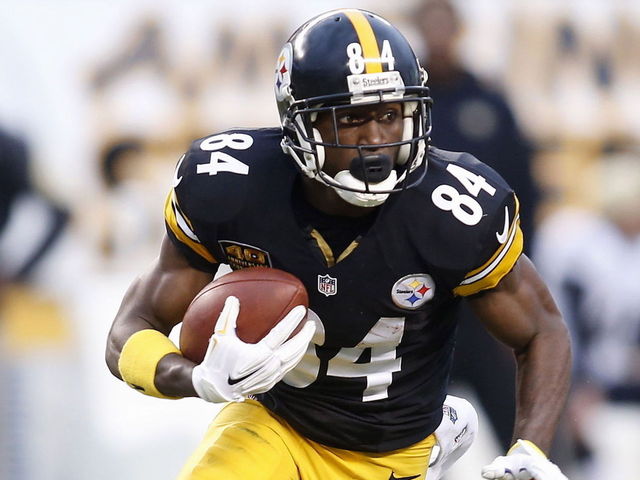 Report: Steelers' Antonio Brown skipping voluntary workouts, considering holdout