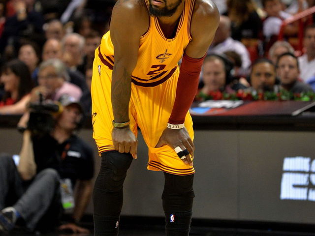 Irving to play through knee and foot injuries in Game 5; says he's at '30 or 40 percent'