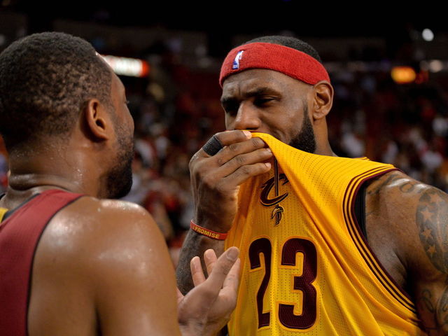 LeBron on alleged Christmas Day comments to Wade: 'I'm not stupid'