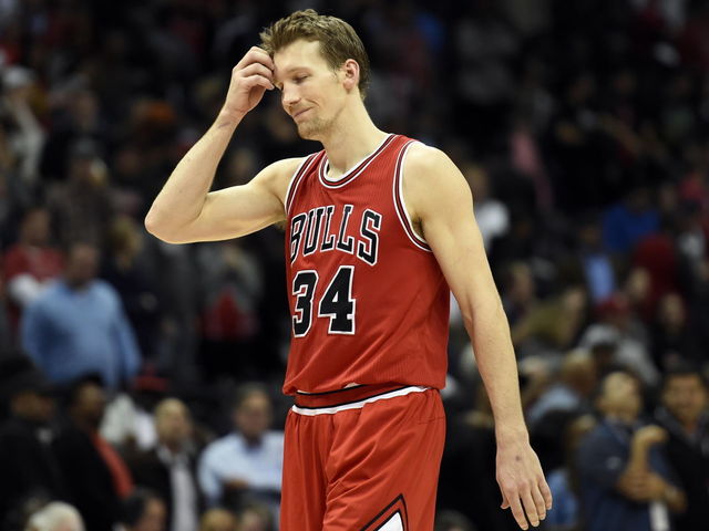 Bulls' Dunleavy out 8-10 weeks after undergoing back surgery