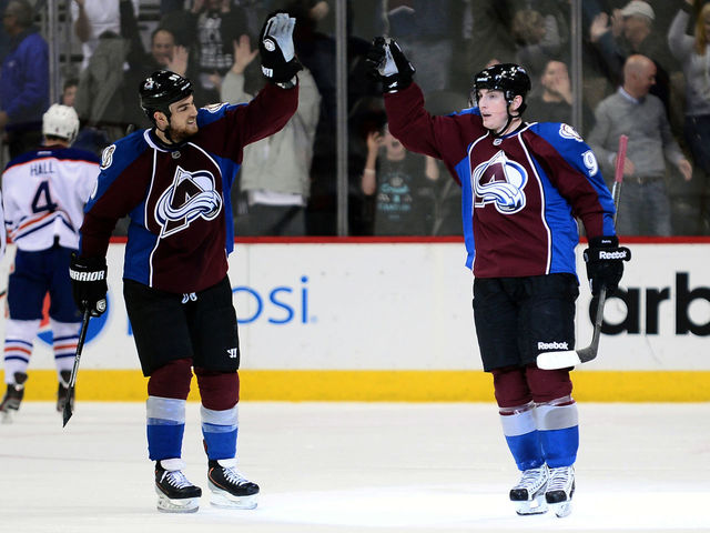 VIDEO: Avalanche's Duchene draws the attention of all the Oilers, sets up Briere goal