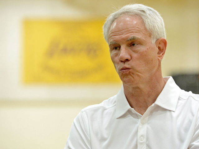 Lakers GM Kupchak says he recently made 'flurry' of trade calls