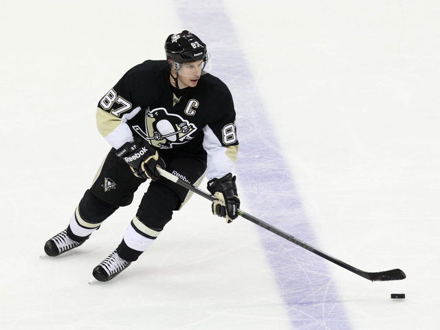 VIDEO: Crosby and other NHL stars try their hand at sledge hockey
